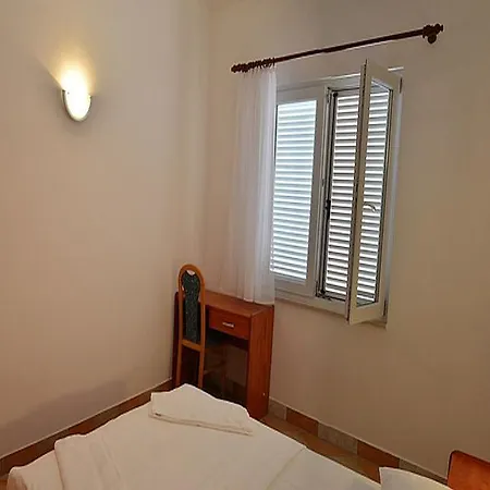 Apartments Funda 3560 Nečujam