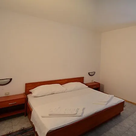 公寓 Apartments Funda 3560 *